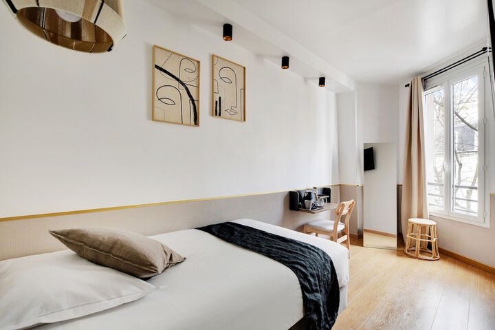 Room 9 of 31