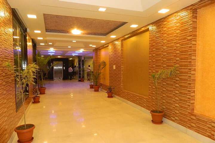 Ballroom/Hall 47 of 50