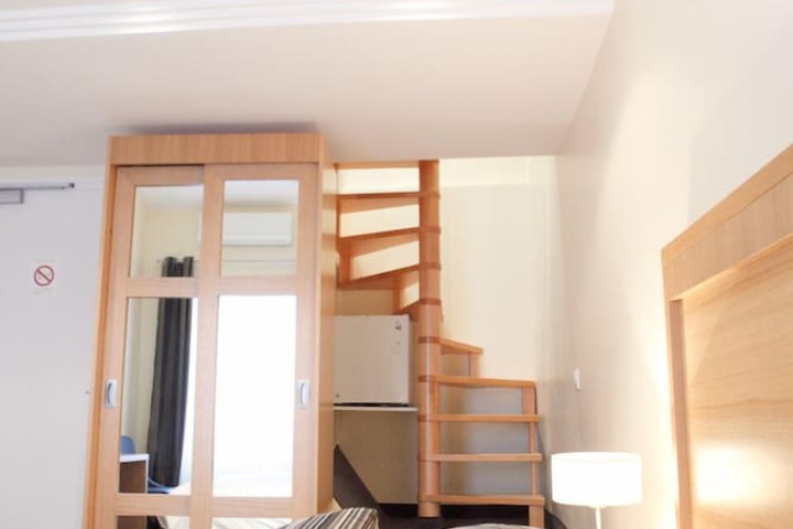 Room 5 of 47