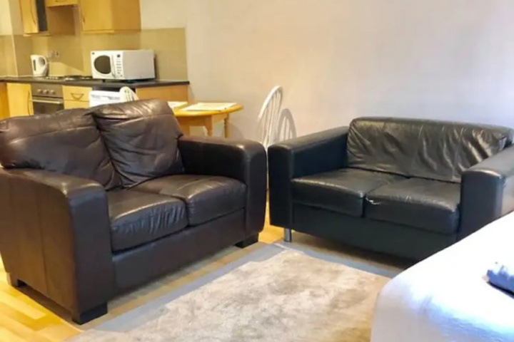 Room 4 of 15