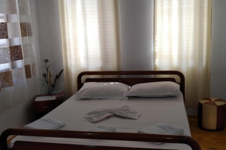 Room 13 of 44