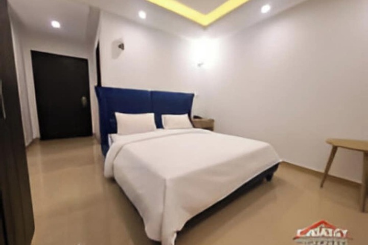 Room 14 of 27