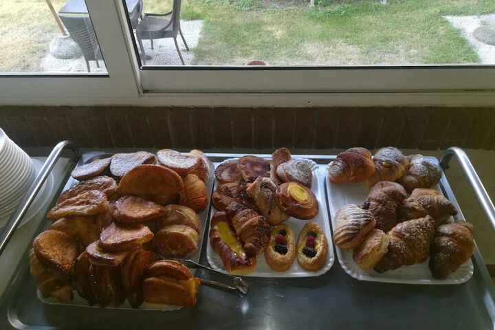 Dining 52 of 68