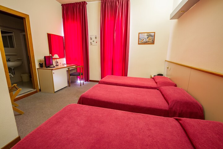 Room 25 of 60