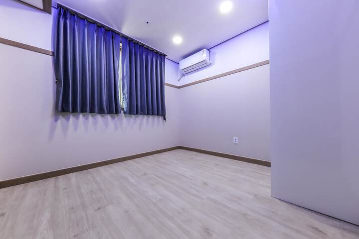 Room 18 of 54