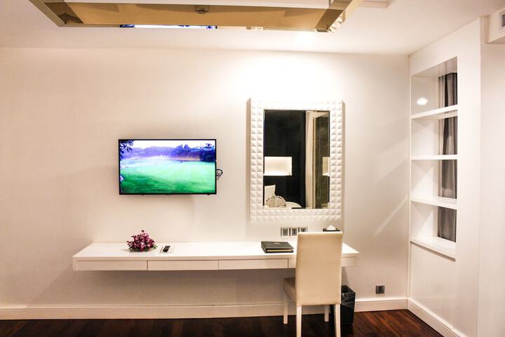Room 17 of 46