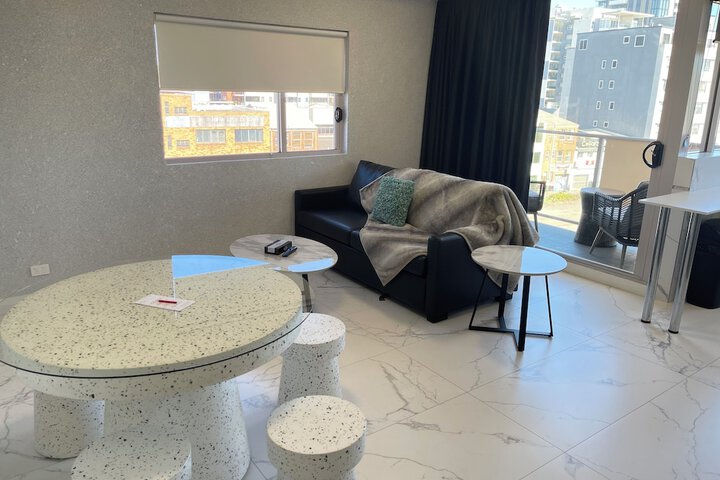 Room 10 of 25