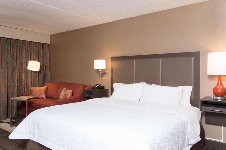 1 King Bed with Chaise (13 of 20)