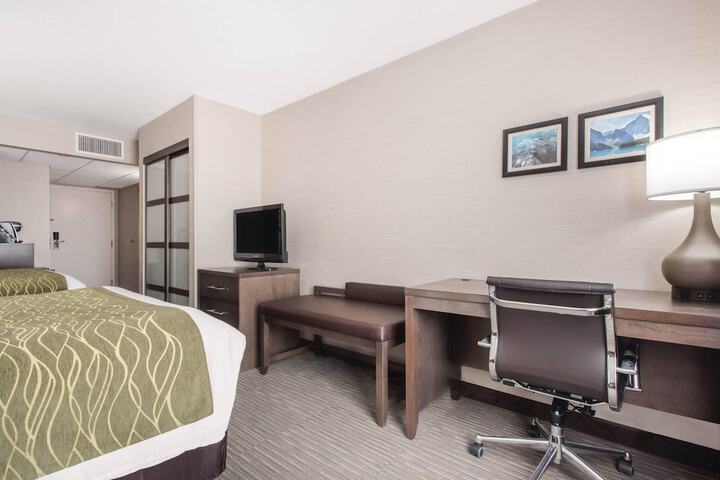 Room 32 of 104