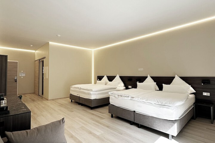 Room 35 of 75