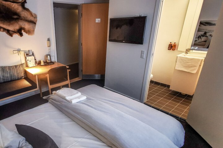 Room 8 of 38