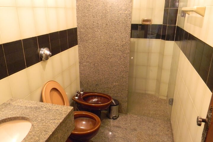 Clean Restrooms