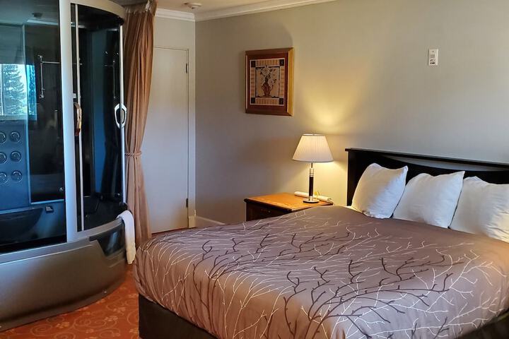 Room 13 of 34