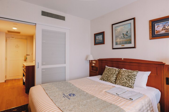 Room 25 of 107