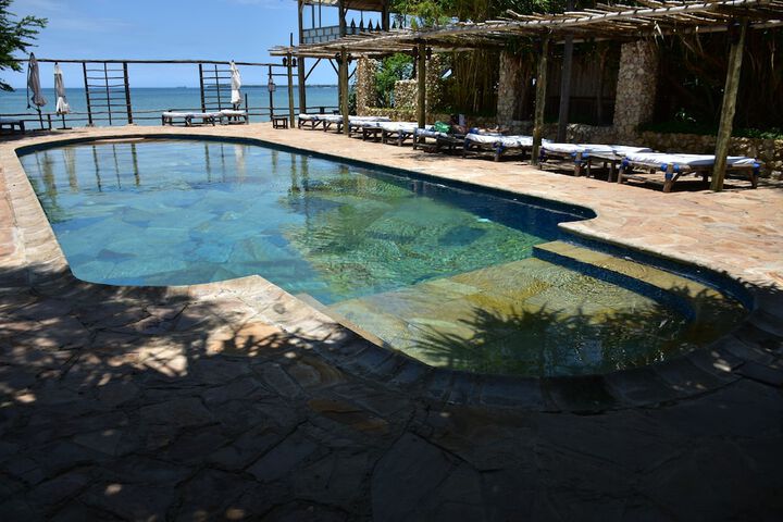 Pool 47 of 111