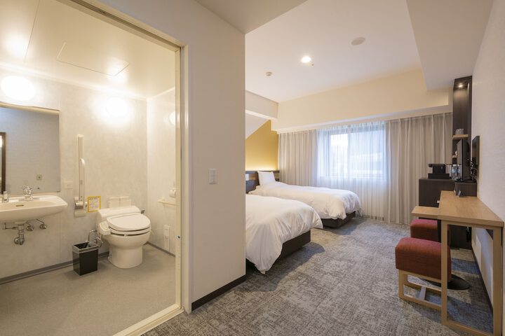 Room 30 of 83