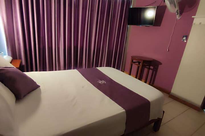 Room 7 of 38