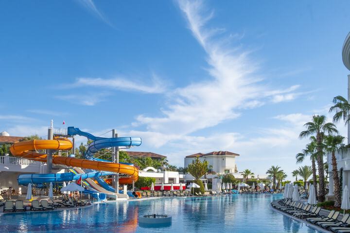 Pool 44 of 182