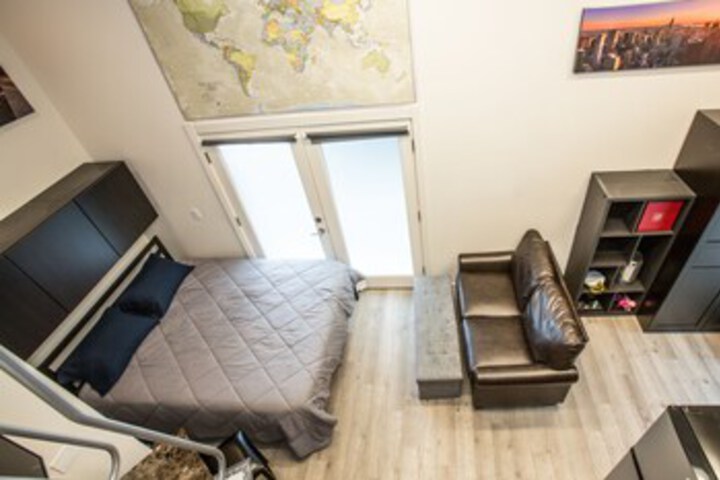 Room 8 of 27