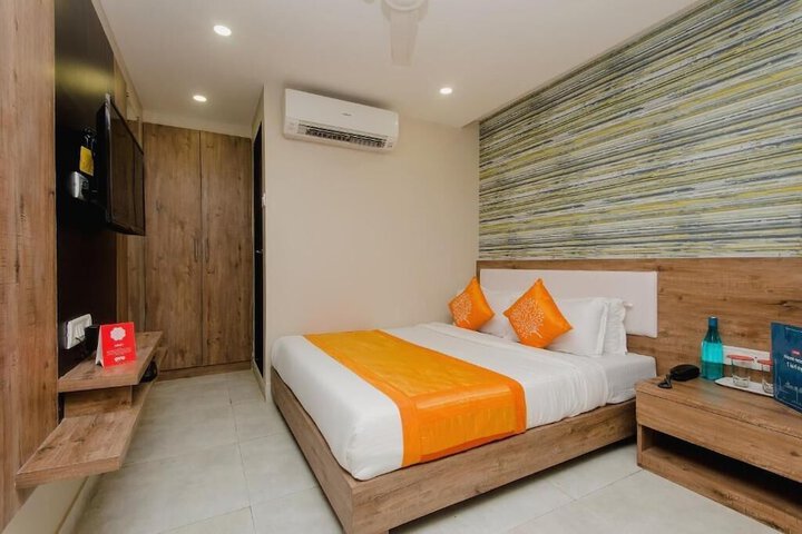 Room 6 of 19