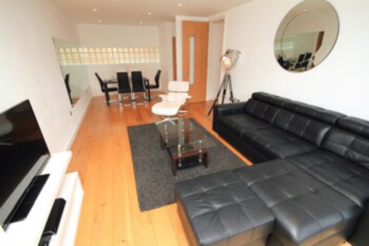 Forbes Street Sleeps 8
