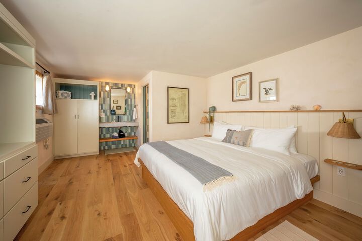 Room 2 of 22