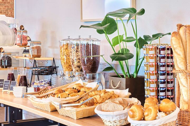 Breakfast/Coffee Service 16 of 31