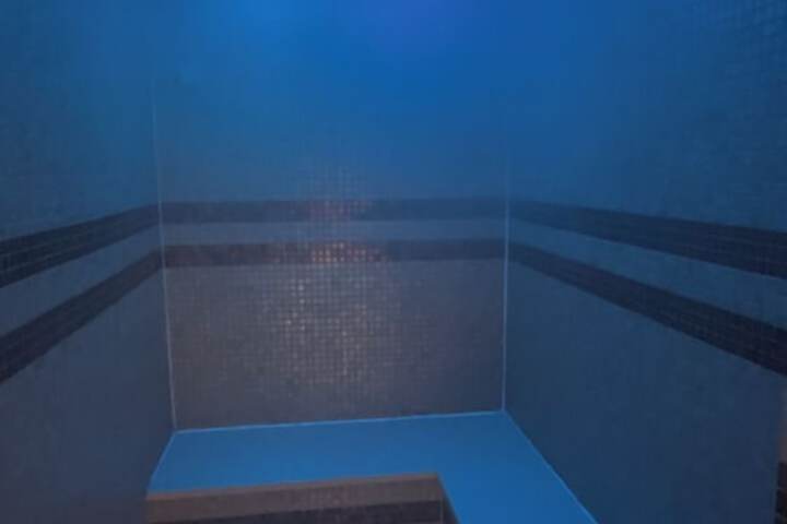 Room 5 of 14