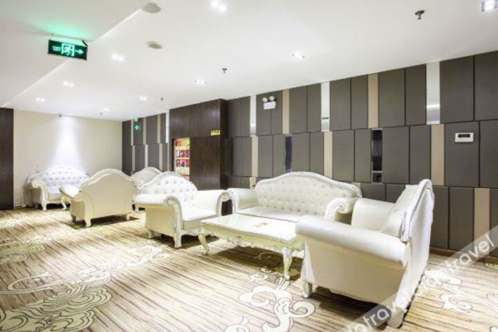 Hotel Interior 8 of 16