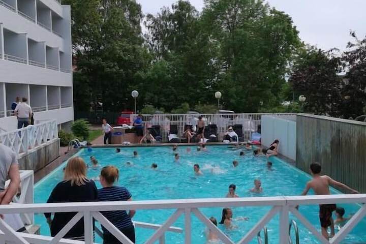 Pool 7 of 12