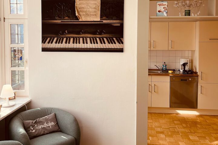 Room 8 of 40