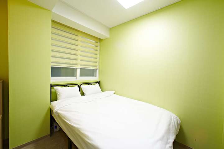 Room 14 of 43