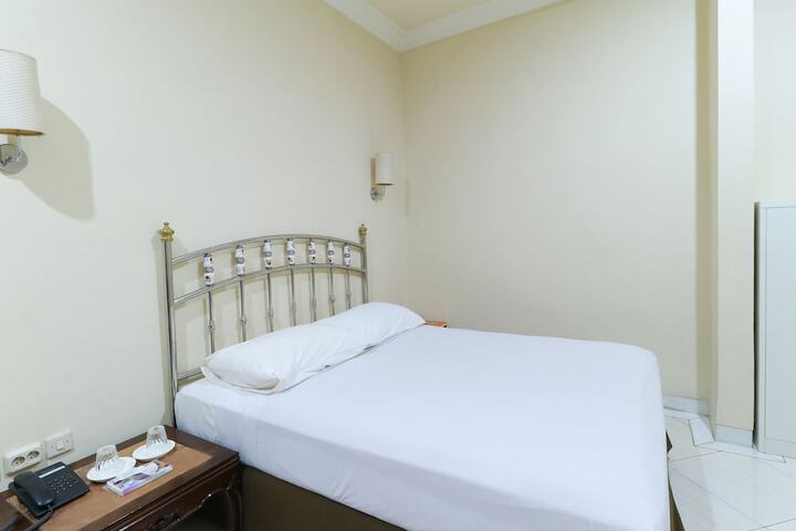 Room 14 of 32