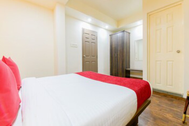 Room 13 of 22