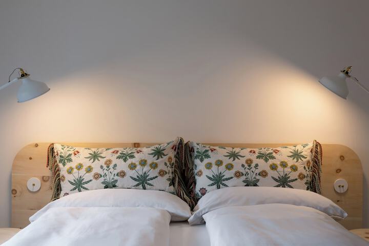Room 10 of 50