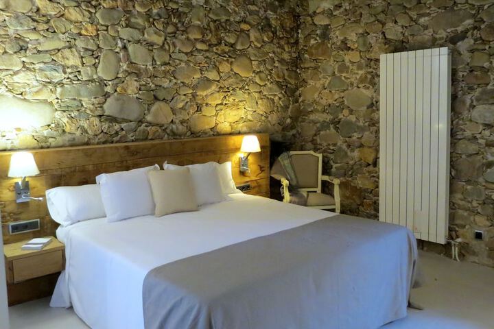 Room 3 of 121