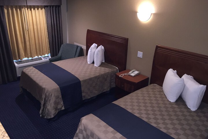 Room 4 of 66