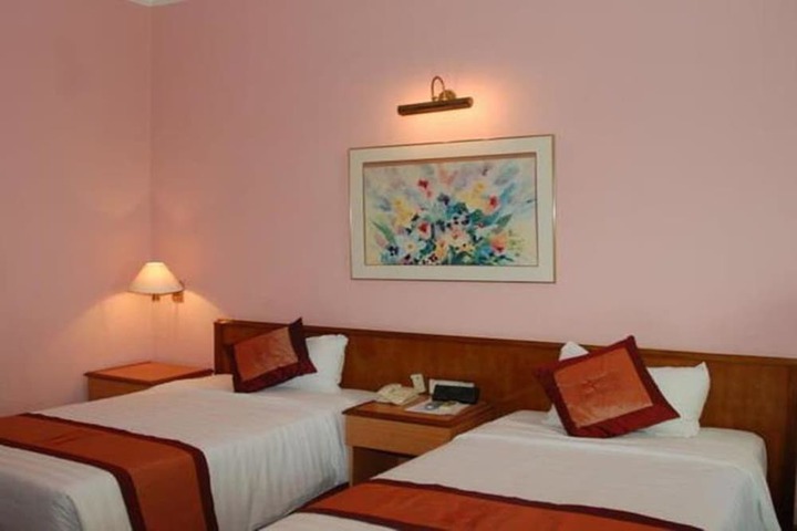 Room 17 of 32