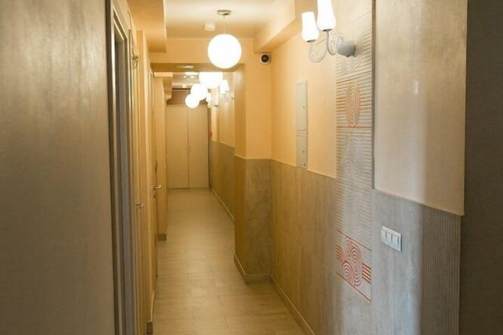 Ballroom/Hall 44 of 45