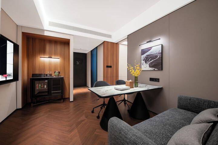 Room 27 of 70