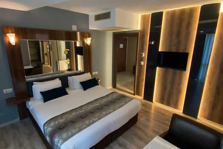 Room 11 of 64