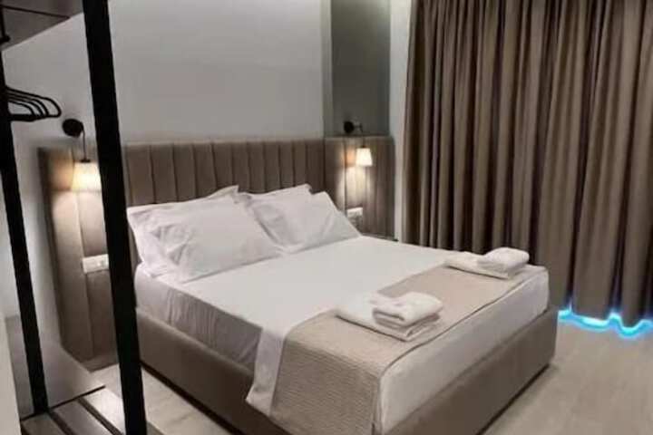 Room 6 of 61