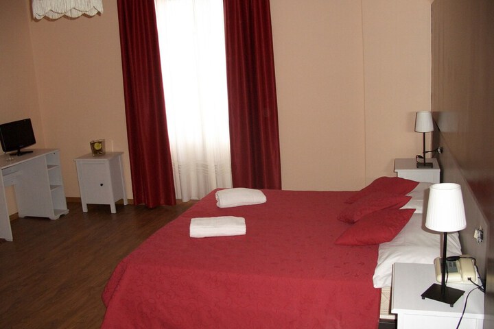 Room 11 of 50