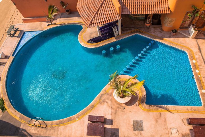 Pool Hotel