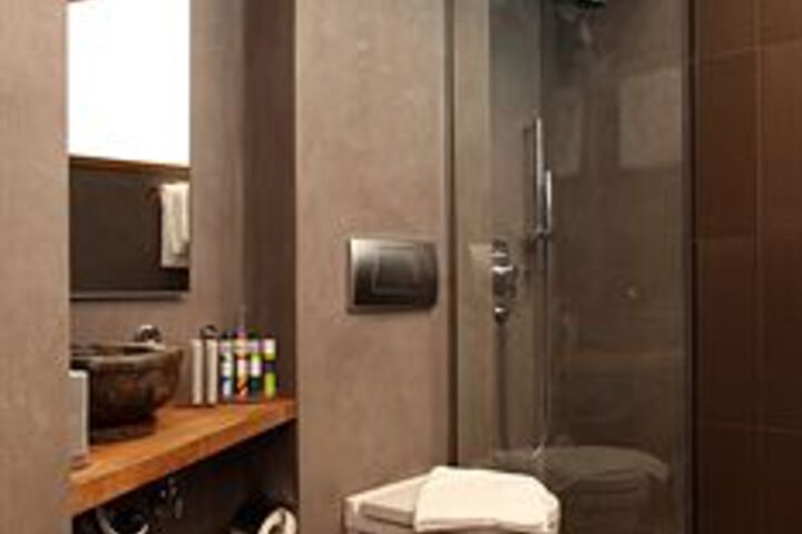 Room 4 of 60