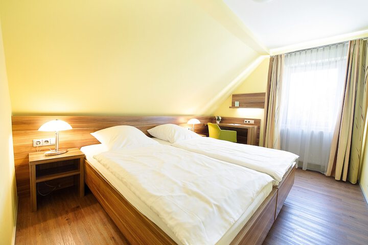 Room 5 of 49