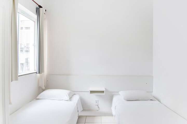 Room 16 of 34