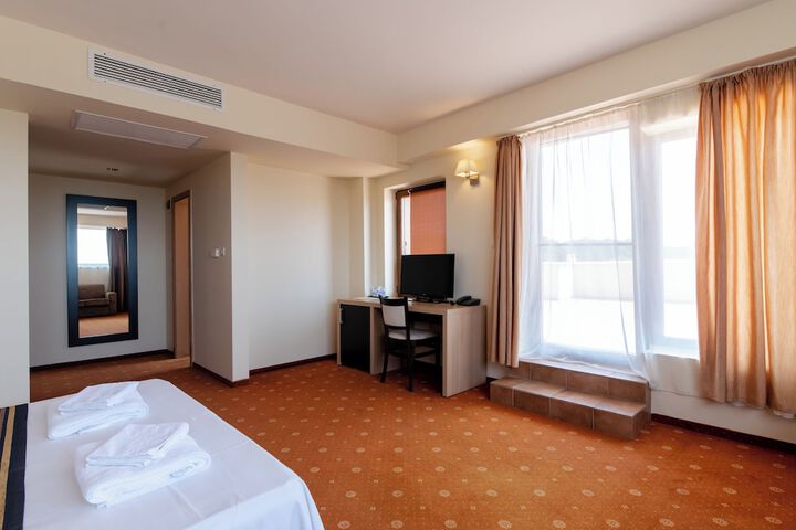 Room 17 of 47