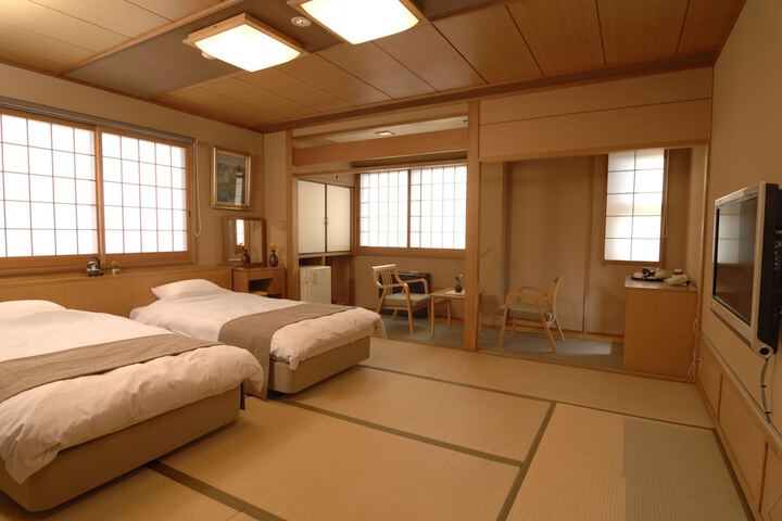 Room 9 of 81