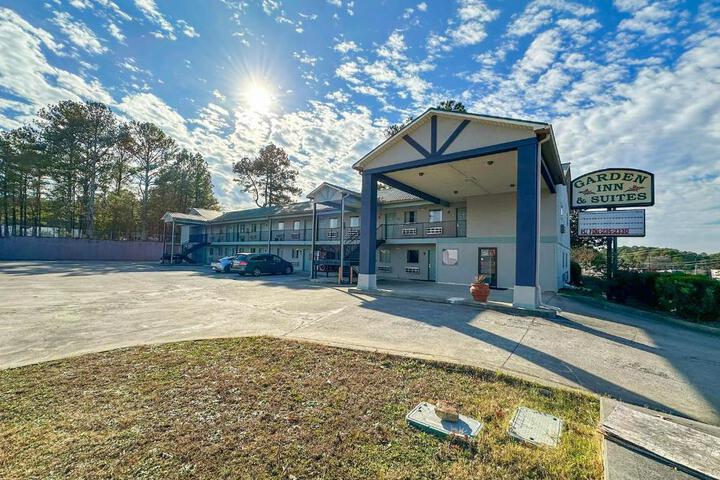 Garden Inn &  Suites in Rome, GA